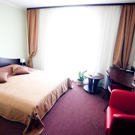 Terminal-A Hotel Rjaszne-Ruszke Kültér fotó