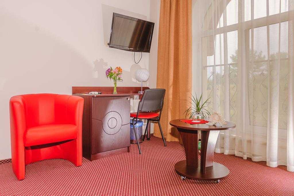 Terminal-A Hotel Rjaszne-Ruszke Kültér fotó