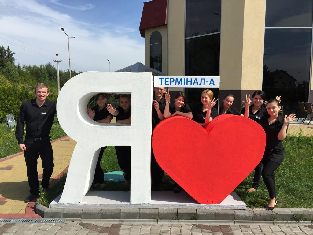 Terminal-A Hotel Rjaszne-Ruszke Kültér fotó