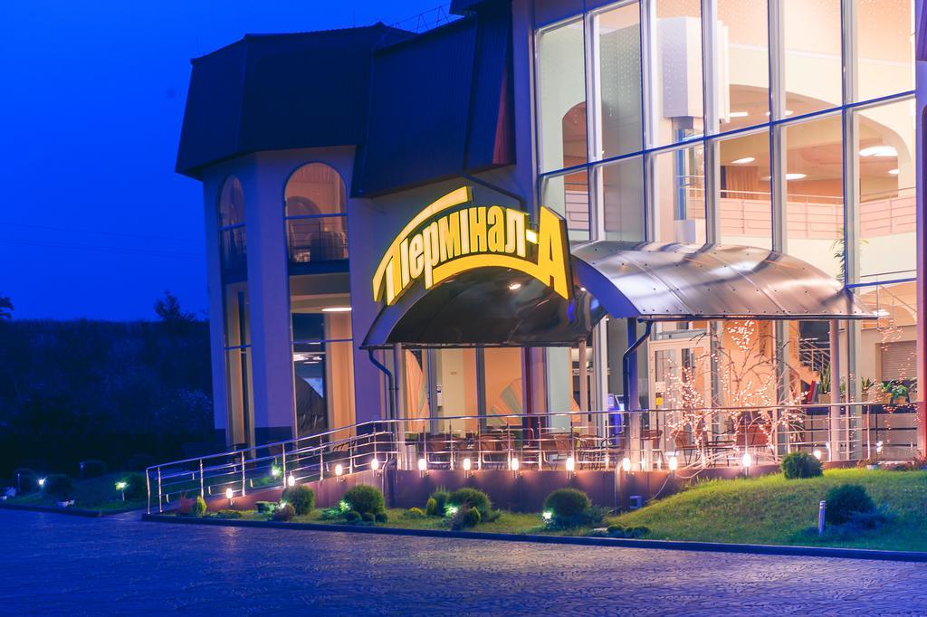 Terminal-A Hotel Rjaszne-Ruszke Kültér fotó