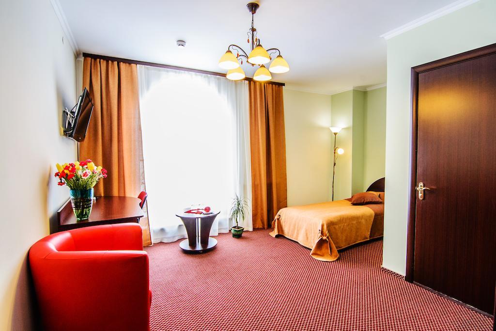 Terminal-A Hotel Rjaszne-Ruszke Szoba fotó